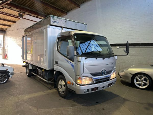 2015 TOYOTA DYNA TRUCK XKU655 MY15 DUTRO HYBRID image
