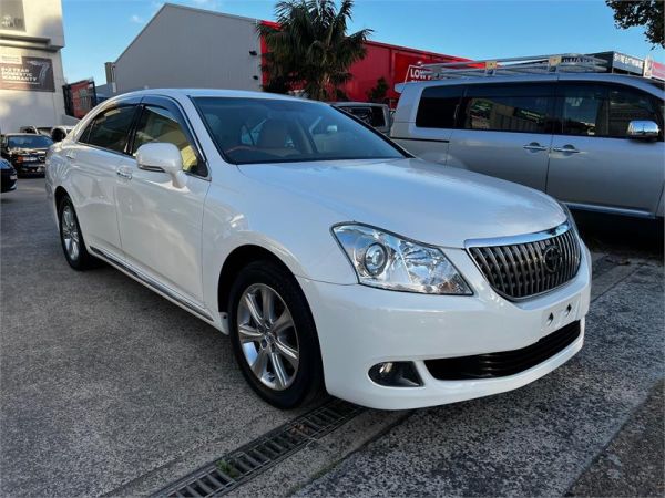 2010 Toyota Crown Sedan URS206 Majesta image