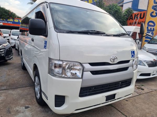 2015 Toyota Hiace Lwb Van image