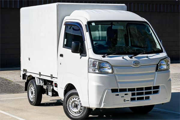 2018 Daihatsu Hi-Jet Truck S500P Freezer image