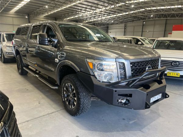 2017 NISSAN TITAN Dual Cab Pro 4X image