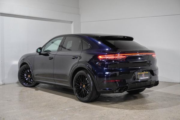 2021 PORSCHE CAYENNE 4D COUPE 9YB MY22 GTS image