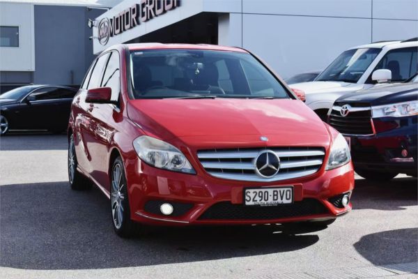 2012 Mercedes-Benz B-Class Hatchback W246 B200 CDI BlueEFFICIENCY image