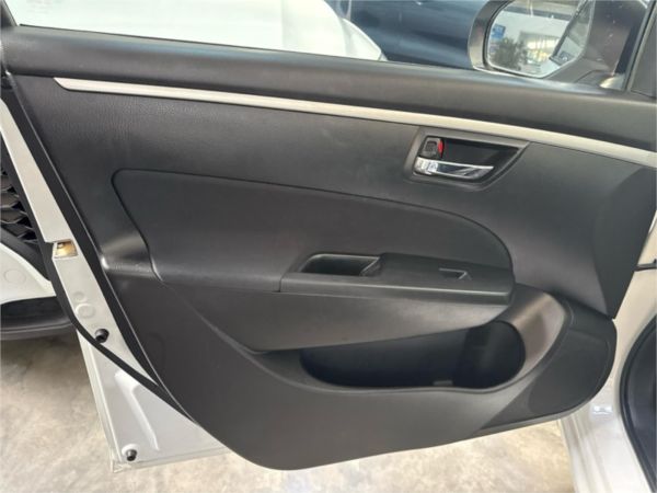 2015 SUZUKI SWIFT 5D HATCHBACK FZ GL image