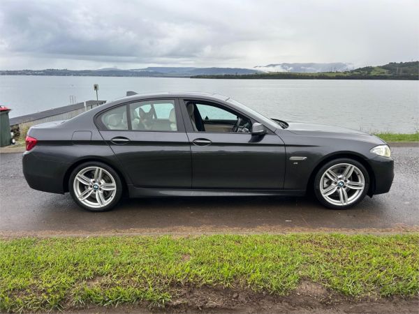 2014 BMW 5 4D SEDAN F10 MY14 20i LUXURY LINE image