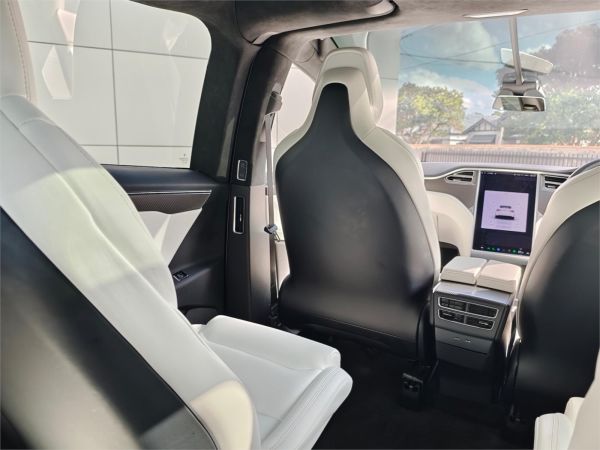 2017 TESLA MODEL X 4D WAGON MY17 100D (100XB) image
