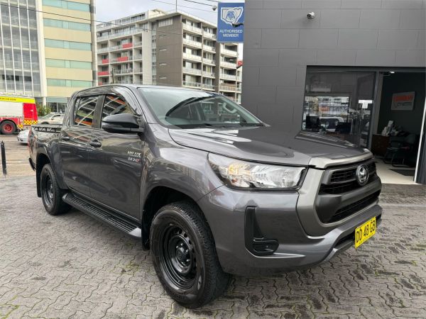 2022 TOYOTA HILUX DOUBLE CAB P/UP GUN136R SR HI-RIDER (4x2) image