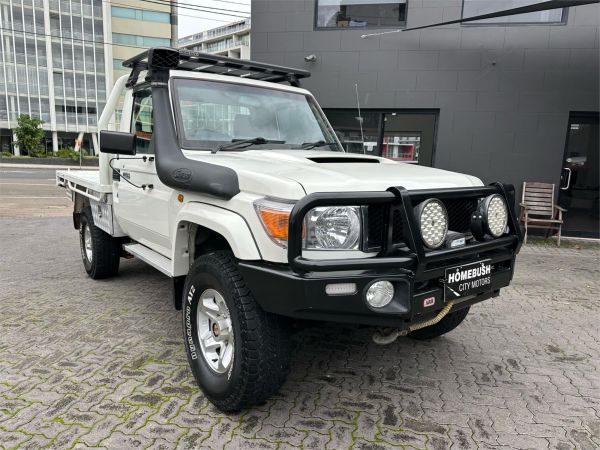 2013 TOYOTA LANDCRUISER C/CHAS VDJ79R MY12 UPDATE GXL (4x4) image
