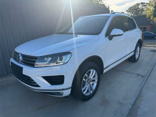 2015 Volkswagen Touareg 7P MY16 150TDI Tiptronic 4MOTION Element White 8 Speed Sports Automatic image
