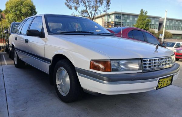 1989 FORD FAIRLANE 4D SEDAN NAII image