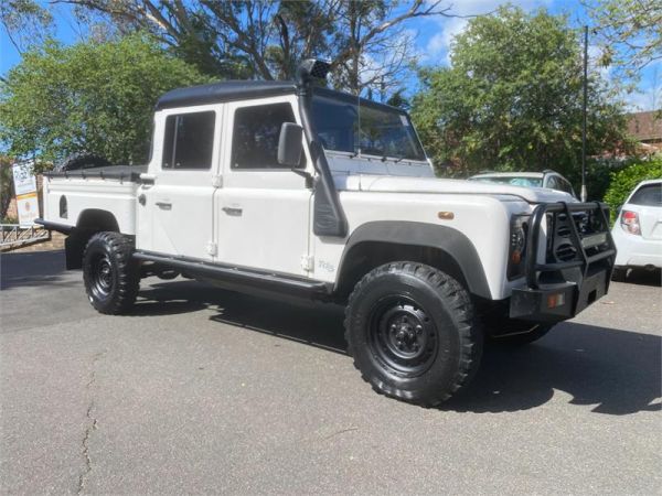 2003 LAND ROVER DEFENDER CREW C/CHAS 130 (4x4) image