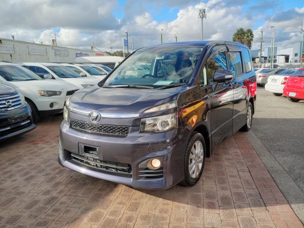 2011 Toyota Voxy Wheelchair Access Van image