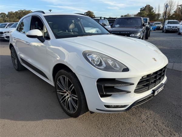 2015 Porsche Macan Wagon 95B MY15 Turbo image