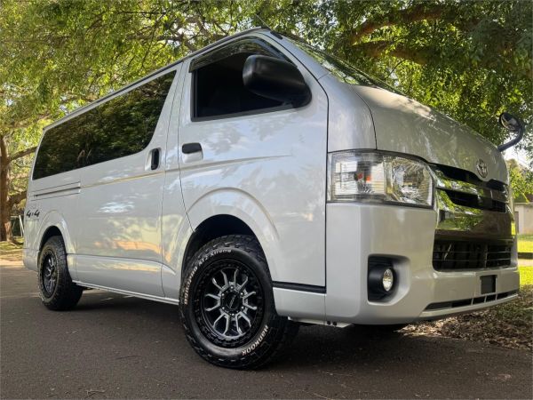 2018 TOYOTA HIACE Van GDH206R MY18 UPGRADE 2018 4WD Dual Door Turbo Diesel DX-GL 4WD image