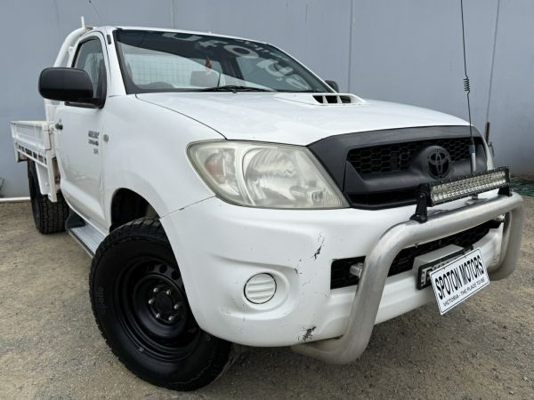 2009 Toyota Hilux KUN26R 09 Upgrade SR (4x4) White 5 Speed Manual Cab Chassis image