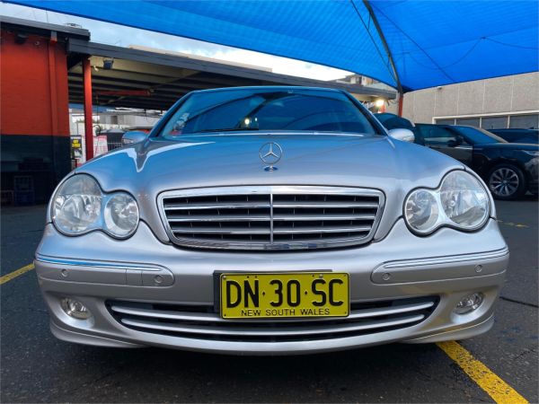 2005 MERCEDES-BENZ C200 4D SEDAN W203 MY06 KOMPRESSOR ELEGANCE image