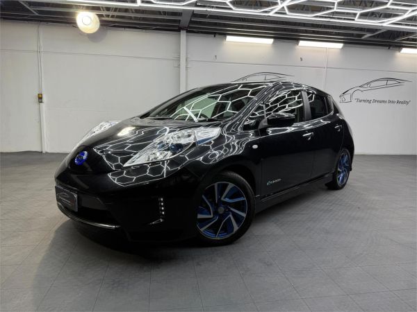 2016 Nissan LEAF Hatchback ZE1 image