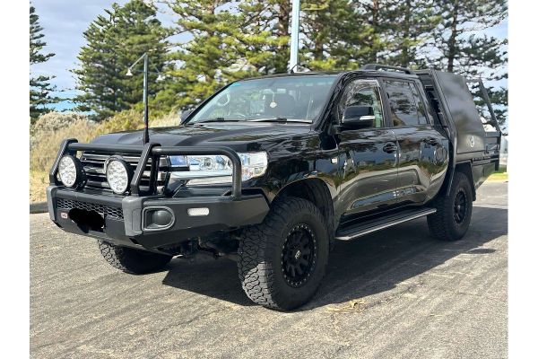 2017 Toyota Landcruiser GXL VDJ200R image