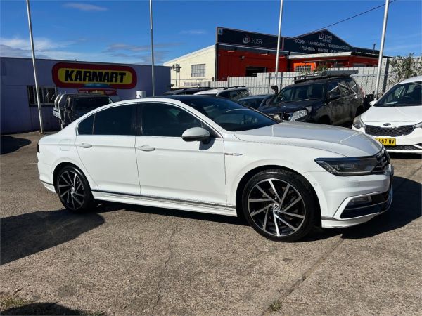 2016 VOLKSWAGEN PASSAT 4D SEDAN 3C MY17 206TSI R-LINE image