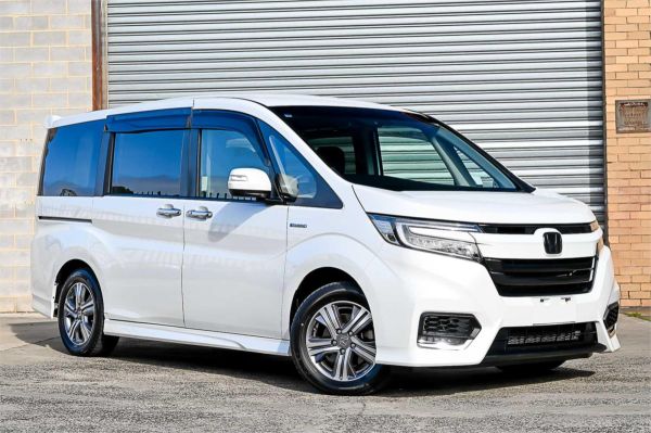 2017 Honda Stepwgn Wagon RP5 Spada image