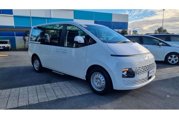 2024 Hyundai STARIA LOAD US4.V2 image