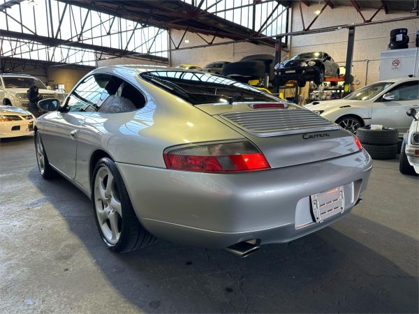 1999 PORSCHE 911 2D COUPE CARRERA image