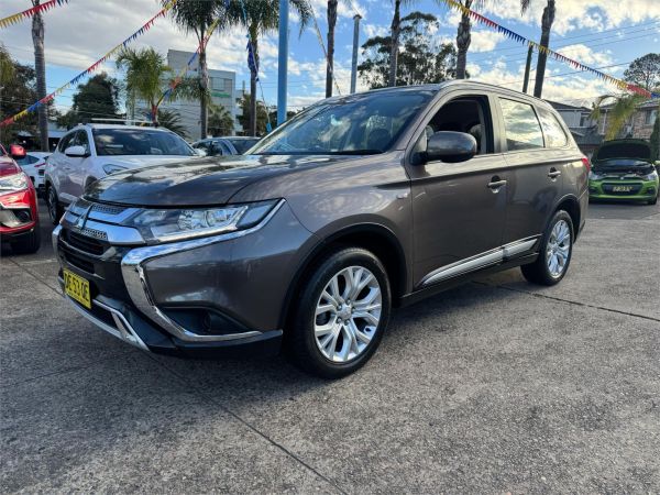 2019 Mitsubishi Outlander Wagon ZL MY19 ES image