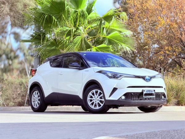 2018 Toyota C-HR SUV ZYX10 G image
