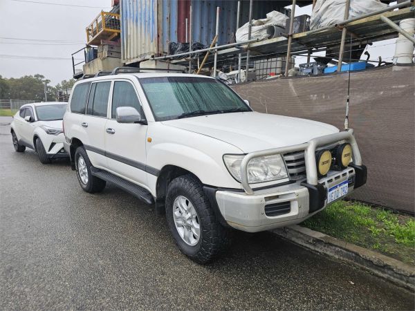 2005 Toyota Landcruiser Wagon UZJ100R GXL image