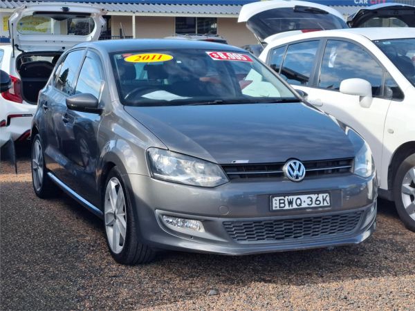 2011 VOLKSWAGEN POLO 5D HATCHBACK 6R MY11 66 TDI COMFORTLINE image