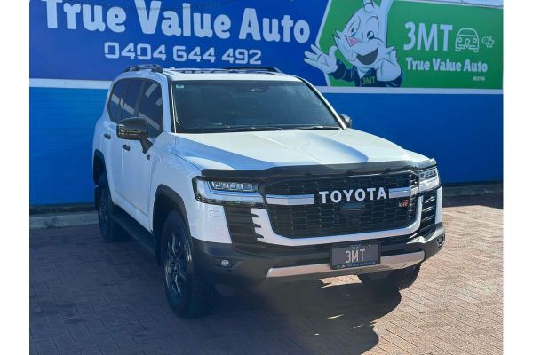 2025 Toyota Landcruiser GR Sport FJA300R image