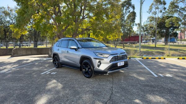 2021 Toyota RAV4 Cruiser (2WD) Hybrid Wagon image