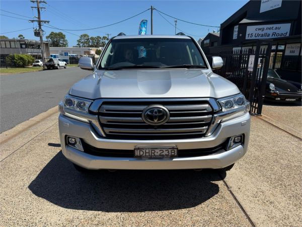 2016 TOYOTA LANDCRUISER 4D WAGON VDJ200R MY16 SAHARA (4x4) image