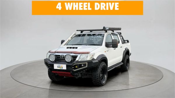 2014 Toyota Hilux SR - 4x4 - Auto - Warranty image