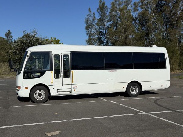 2016 Mitsubishi Fuso Rosa Bus - Auto - 19 Seats with Wheelchair Lift image