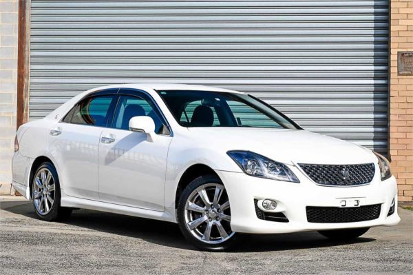 2010 Toyota Crown Sedan GRS204 Athlete image