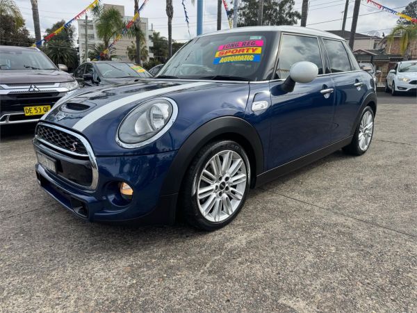 2016 MINI Hatch Hatchback F55 Cooper S image