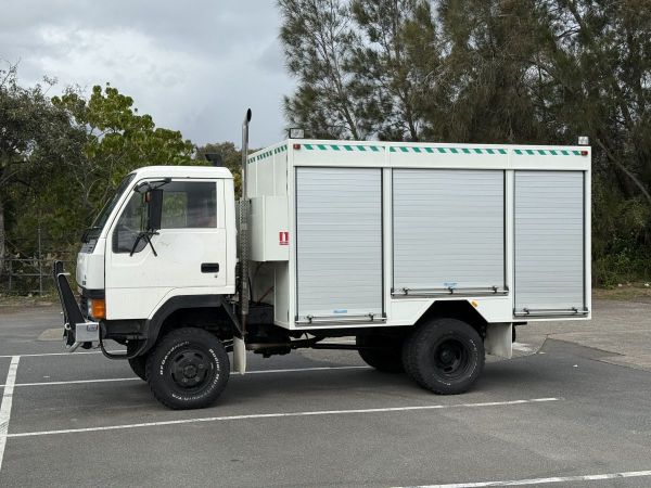 1990 Mitsubishi Canter Truck - 4x4 - Manual - Service Body image