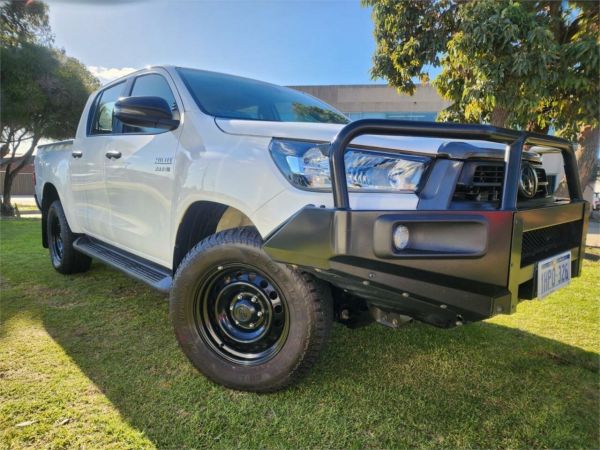 2022 Toyota Hilux Double Cab Pick Up SR (4x4) GUN126R image