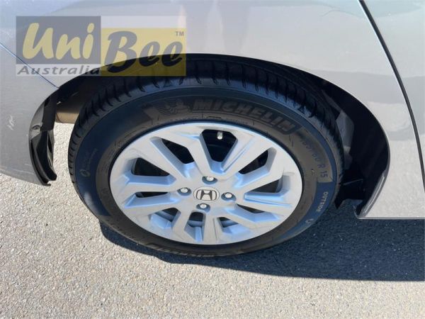 2018 Honda Fit Hatchback GP5 Hybrid image