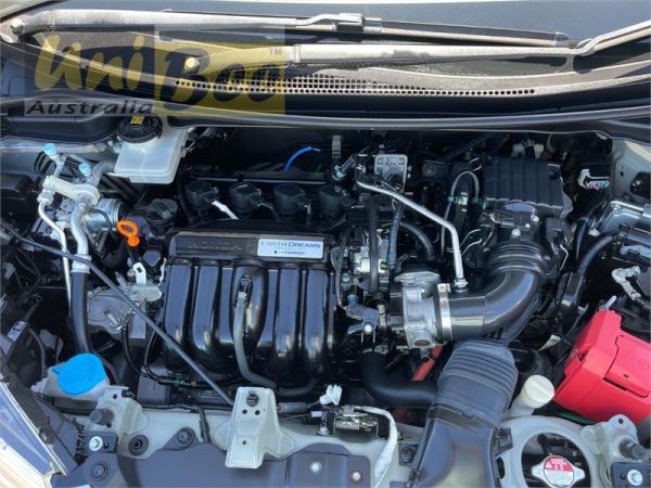 2018 Honda Fit Hatchback GP5 Hybrid image