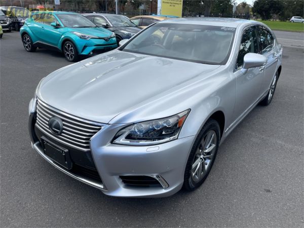 2015 Lexus LS460 Sedan USF45 AWD image