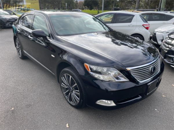 2007 Lexus LS600h Sedan UVF45 Hybrid image