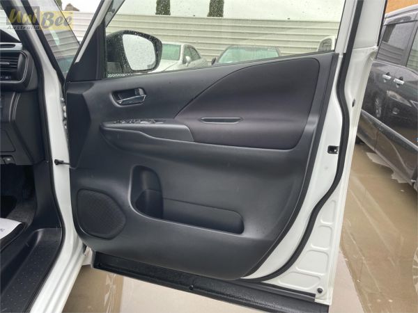 2016 Nissan Serena Wagon GFC27 Hybrid image