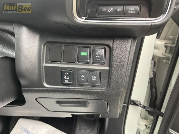 2016 Nissan Serena Wagon GFC27 Hybrid image