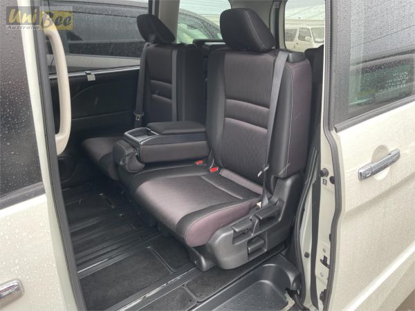 2016 Nissan Serena Wagon GFC27 Hybrid image