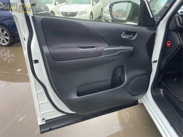 2016 Nissan Serena Wagon GFC27 Hybrid image