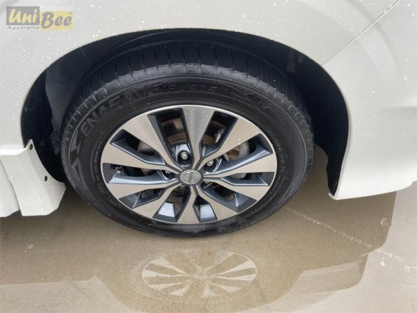 2016 Nissan Serena Wagon GFC27 Hybrid image