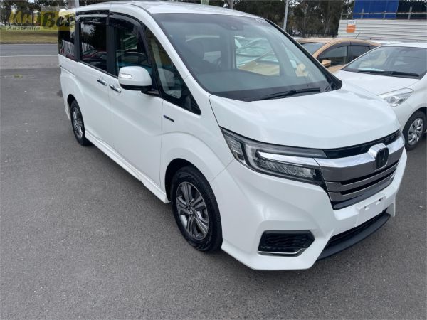 2018 Honda Stepwgn Wagon RP5 Spada Hybrid image