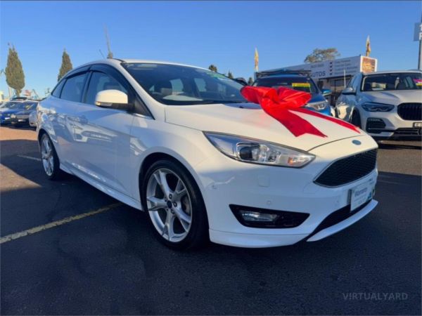 2017 Ford Focus Sedan LZ Titanium image